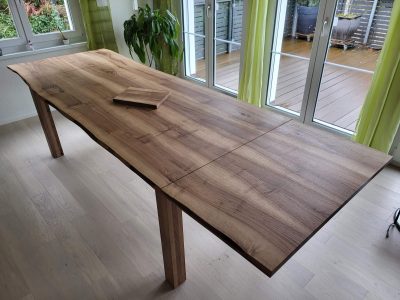 Esstisch Massivholz Nussbaum