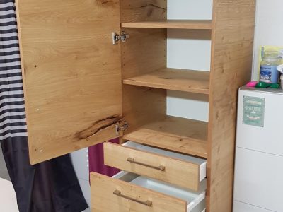 Badmöbel aus Eiche offen