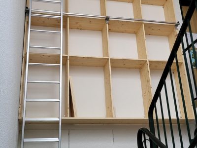 Bücherregal aus Holz