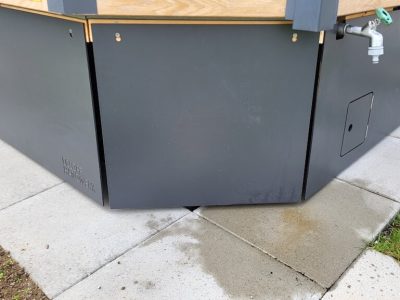 Umbau Campingplatz Uttwil | graue Vollkernplatte bei einem Mobilehome